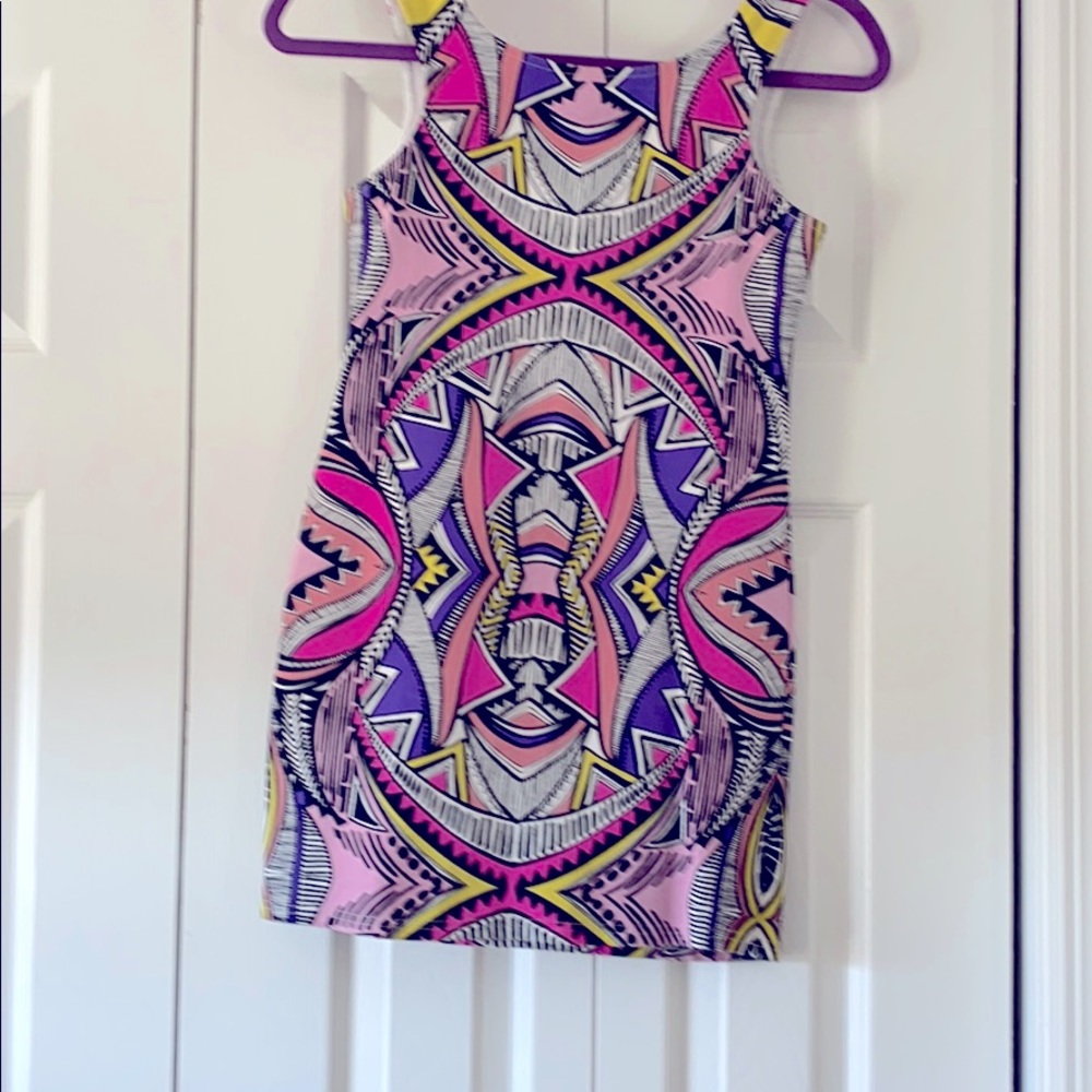 Short stretchy color geometric dress